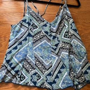 cool pattern tank top with crossing on back